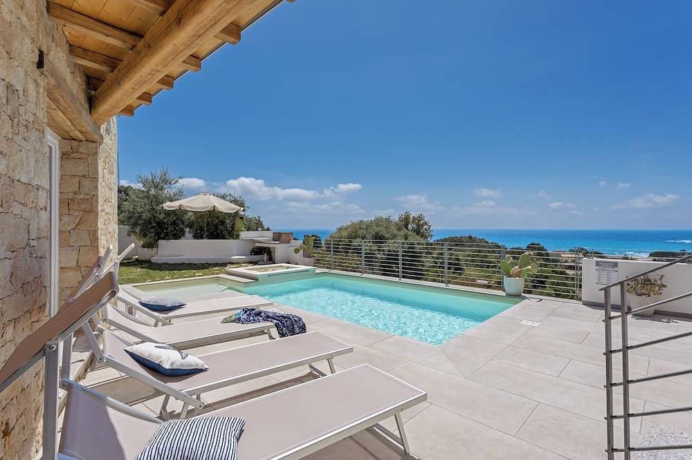 Domus Aura villa in Sardinia with sea view and pool 1