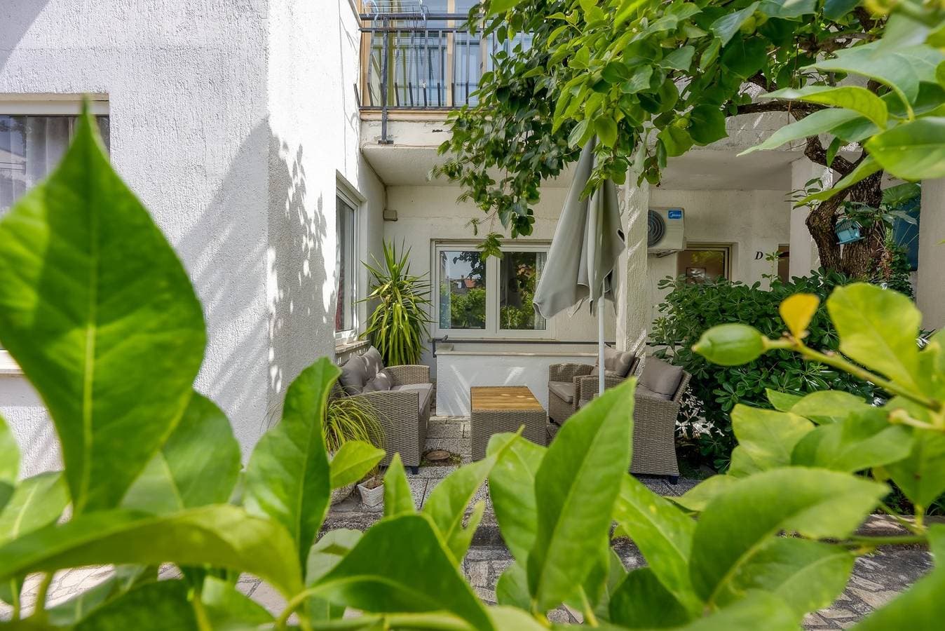 Foto 4 von 25: Einfach eingerichtetes Studio-Apartment Karlo in der Nähe eines schönen Strandes und des Stadtzentrums
