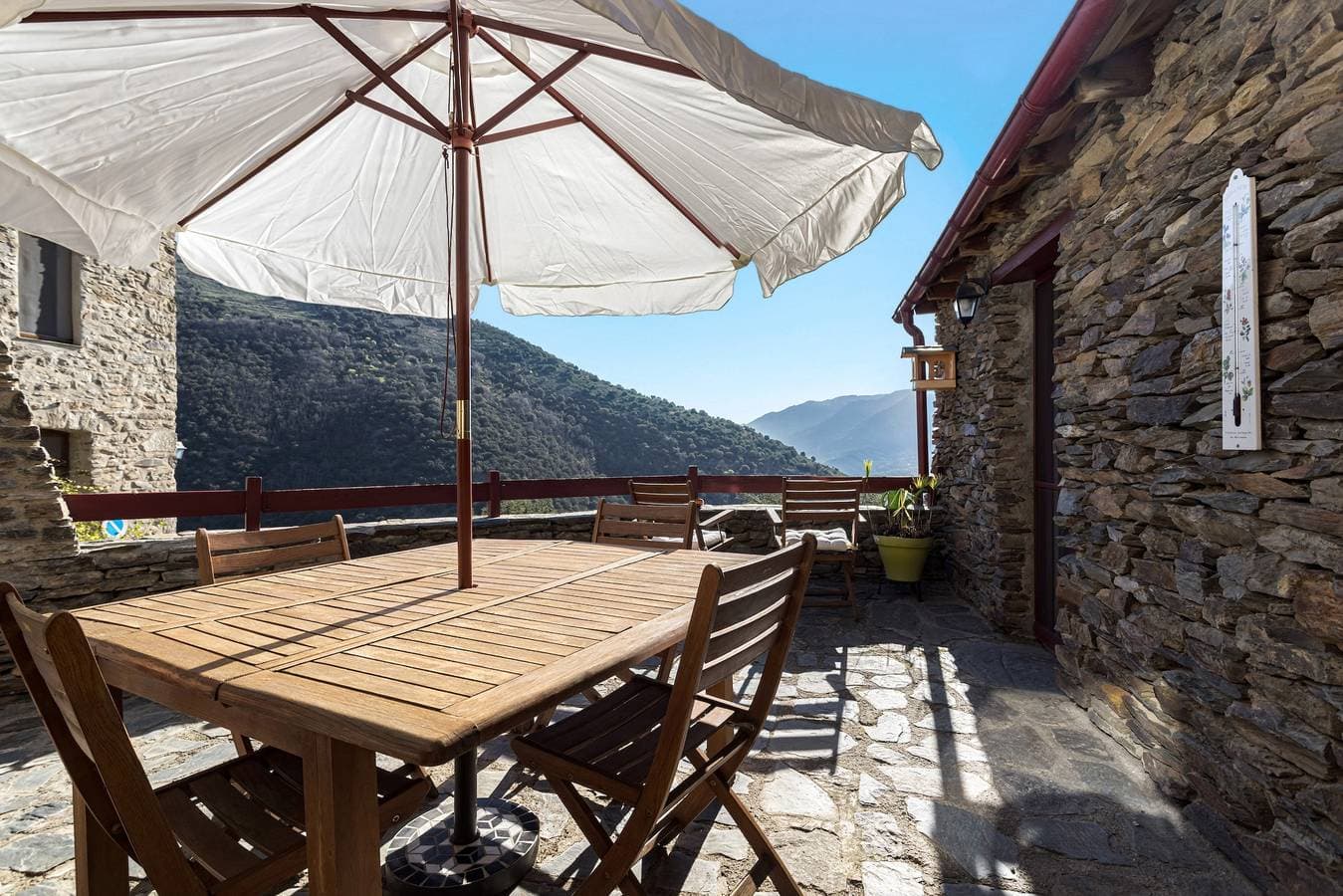 Foto 6 von 26: Gîte mit Terrasse an der Quelle in Jujols – Komfort in den Pyrenäen