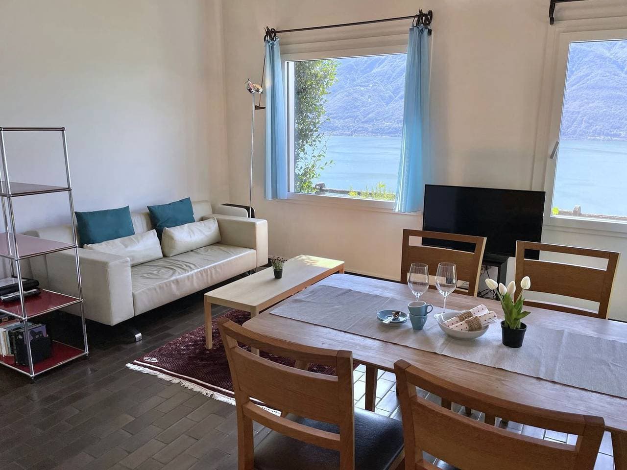 Foto 10 von 35: Ferienhaus an traumhafter Aussichtslage, absolut ruhig und abseits vom Strassenlärm