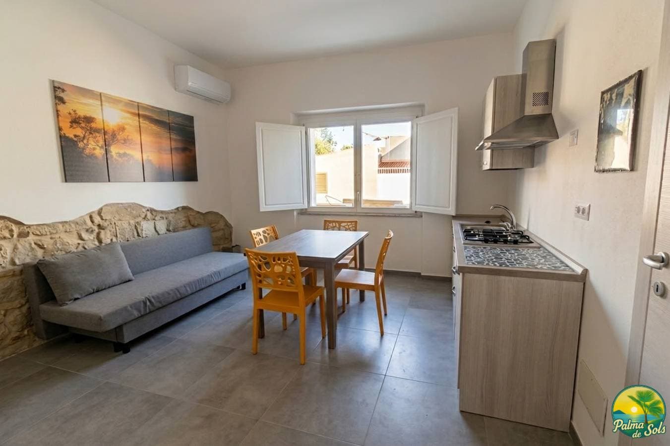 Foto 3 von 83: Private Gelbe Wohnung in Palma de Sols — Keine gemeinsamen Wohnräume