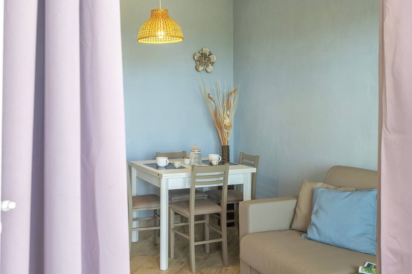 Foto 5 von 28: Ferienwohnung 'Sea View Isola Rossa Apartment' mit Meerblick, WLAN und Klimaanlage