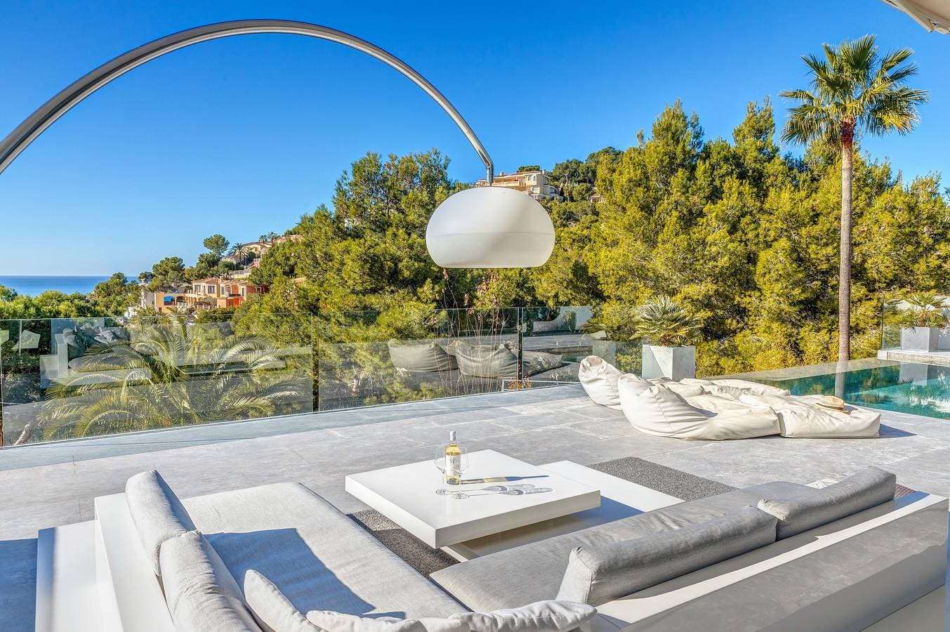 Foto 5 von 29: Klimatisierte Villa mit Meerblick, Pool, Whirlpool, Dachterrasse, Fitness & WLAN