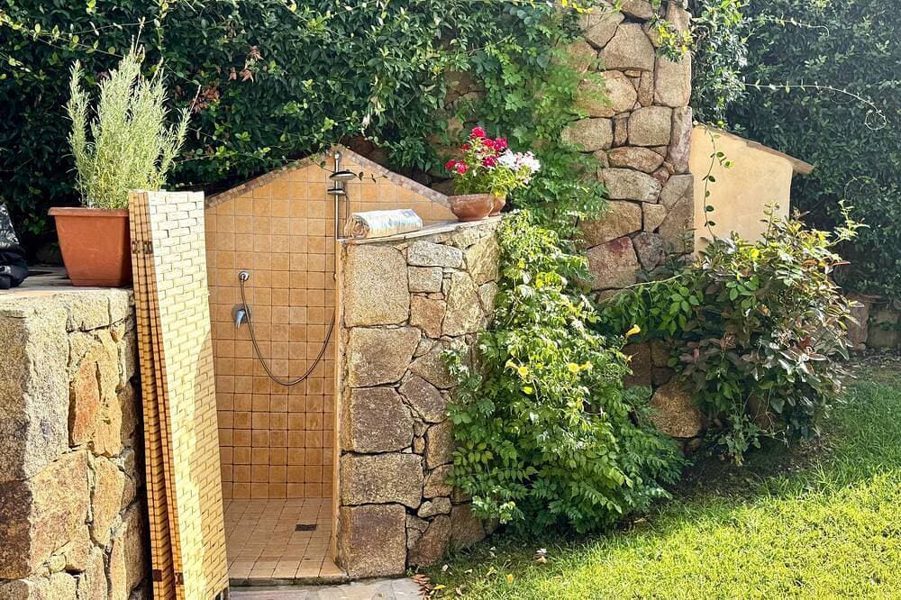 Foto 13 von 20: Villa Elena Obergeschoss – Meerblick, Terrasse und privater Garten
