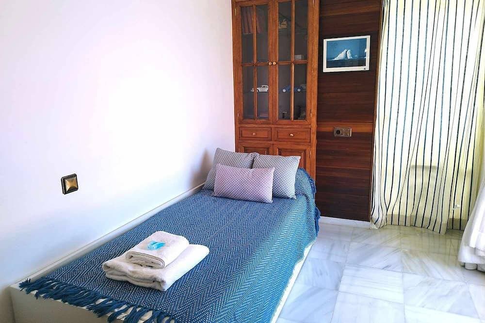 Foto 3 von 30: Penthouse in Estepona mit zwei Schlafzimmern und einem Badezimmer