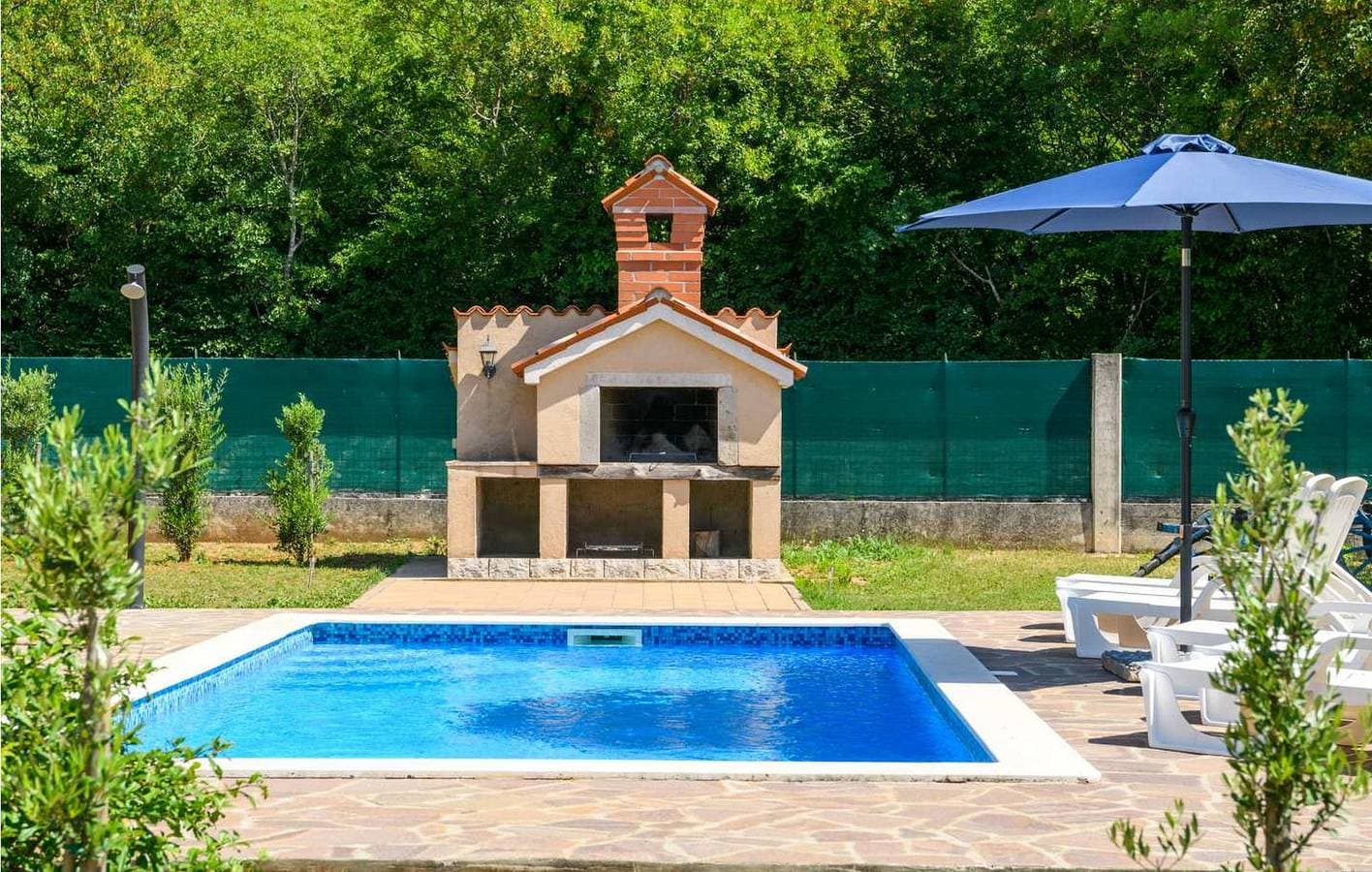 Foto 11 von 30: Geräumige 2-Zimmer-Wohnung mit Pool, in der Nähe des Stadtzentrums und von Restaurants