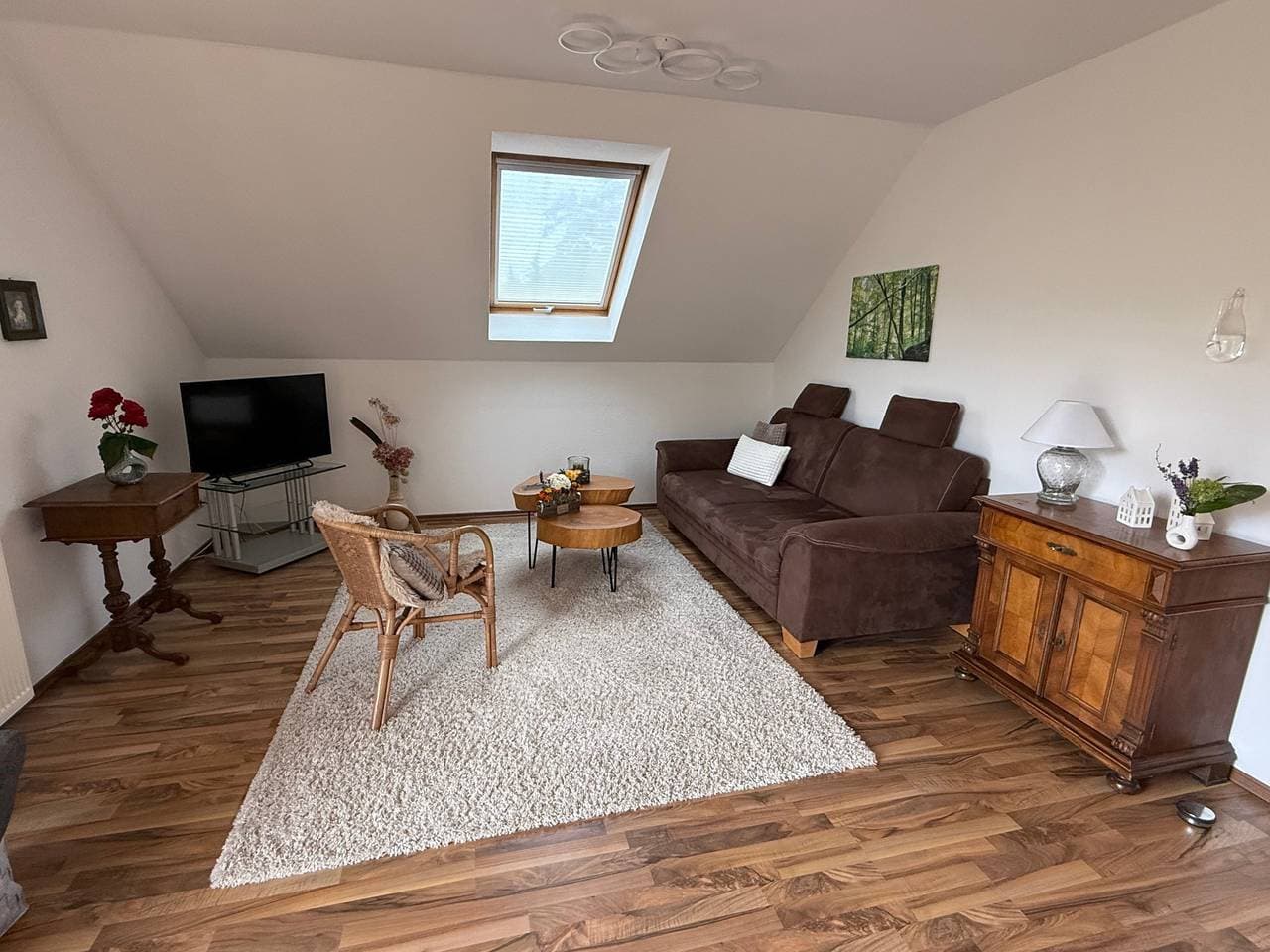 Foto 8 von 32: Ferienwohnung Am Kruchenplan - Fw mit offenen Wohnzimmer mit Küche und Balkon, 2 Schlafzimmer und Bad - 95qm für max. 5 Personen