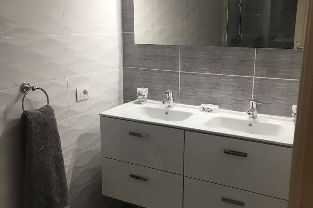 Foto 5 von 30: Superb Wohnung mit herrlichem Blick auf das Meer und die Klippen, 2 Terrassen und kostenloses WiFi.