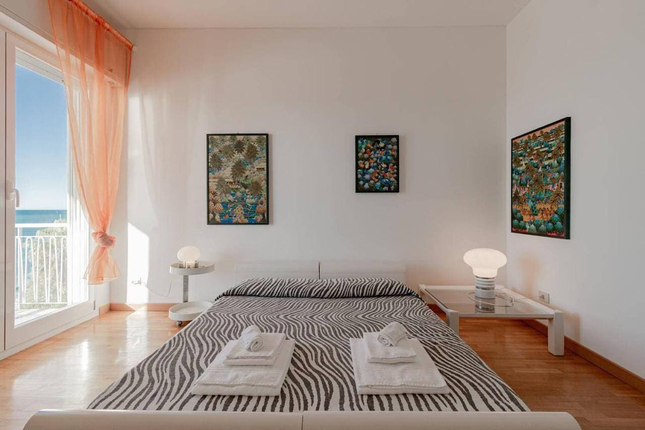 Foto 2 von 45: Three-Bedroom Apartment with Sea View