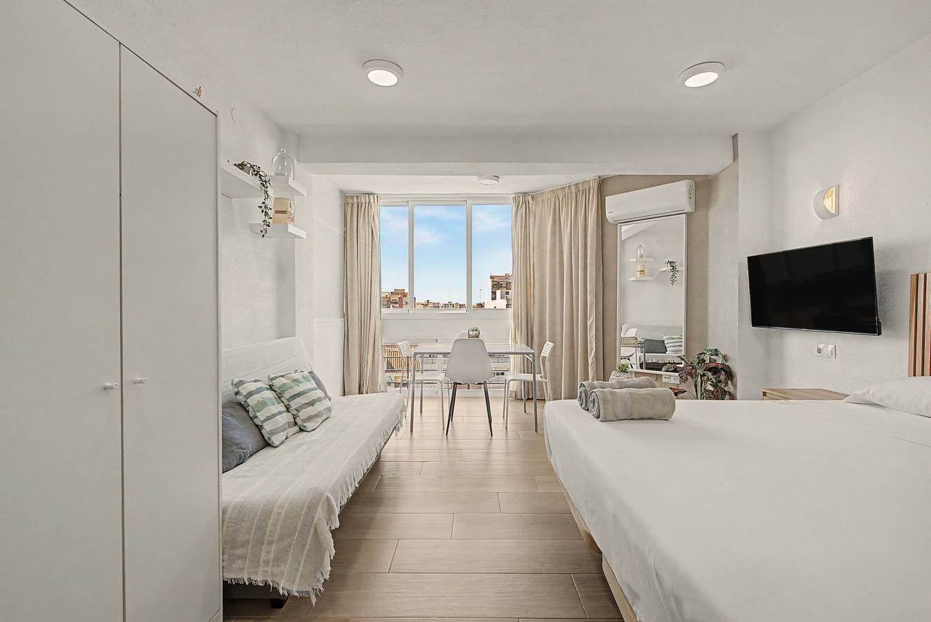Foto 2 von 26: Studio-Apartment 'Sol Y Breeze' mit Meerblick, WLAN und Klimaanlage