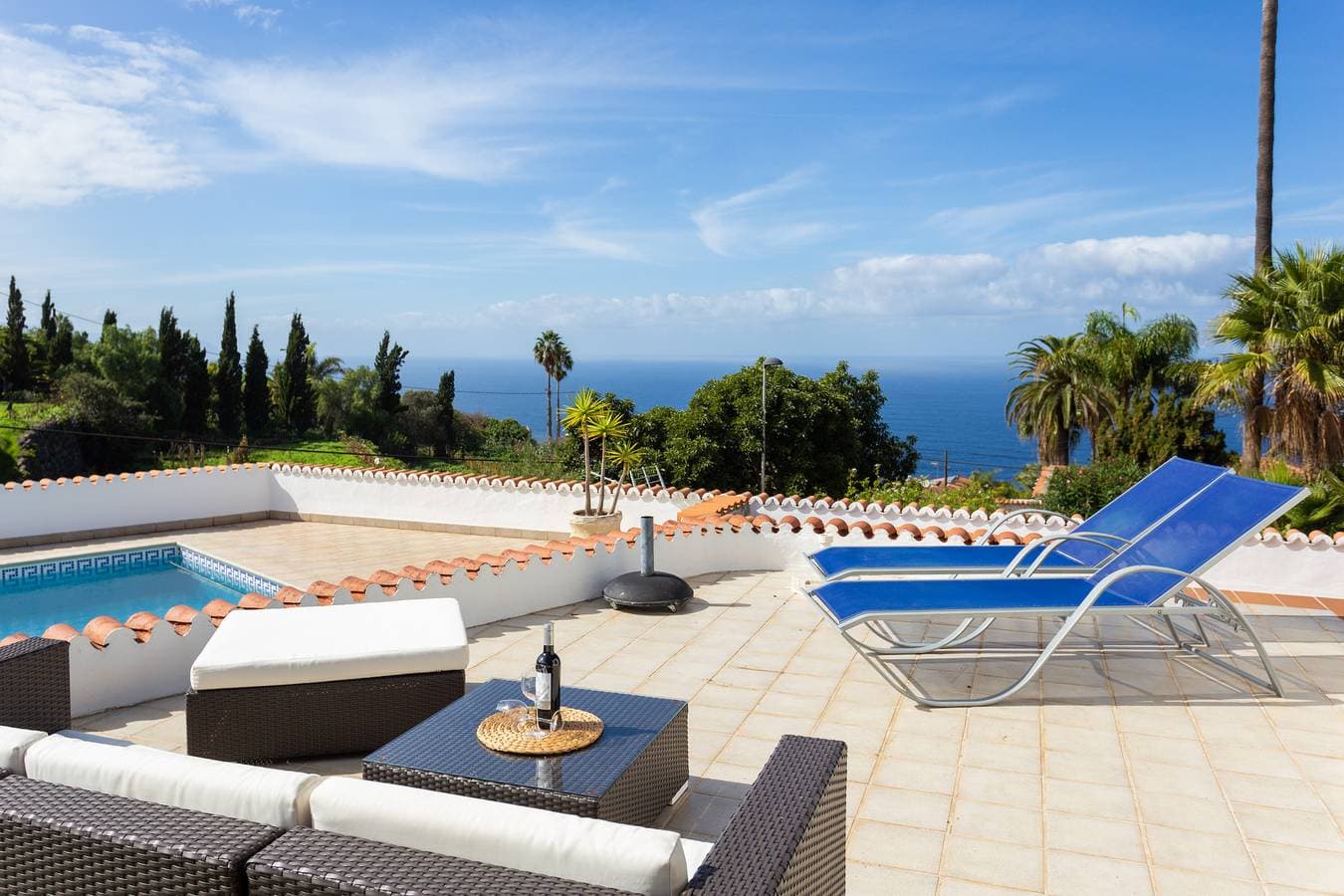 Foto 3 von 47: Traumvilla mit beheizbarem Privatpool und Meerblick