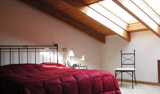 Foto 6 von 10: One-Bedroom Apartment - Attic