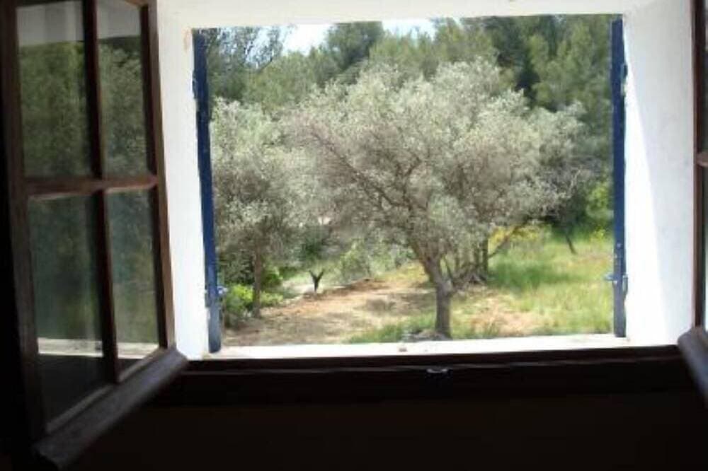 Foto 12 von 30: Provencal cottage surrounded by olive trees for lovers of calm and nature.