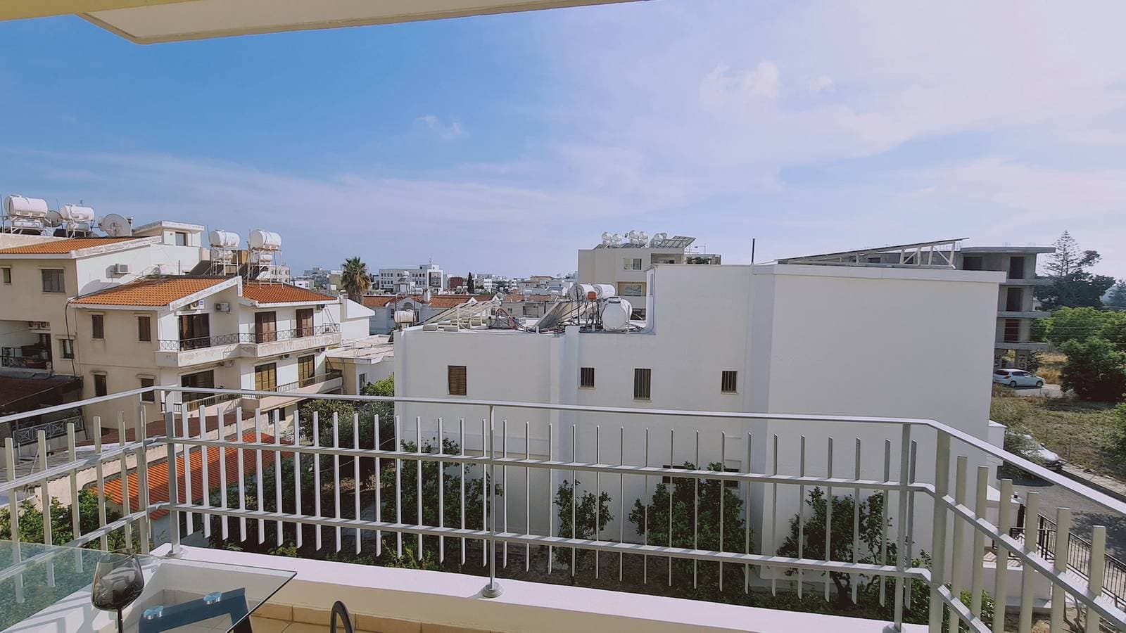 Foto 4 von 28: 77 Kpf - Stay Paphos Beyond Studio