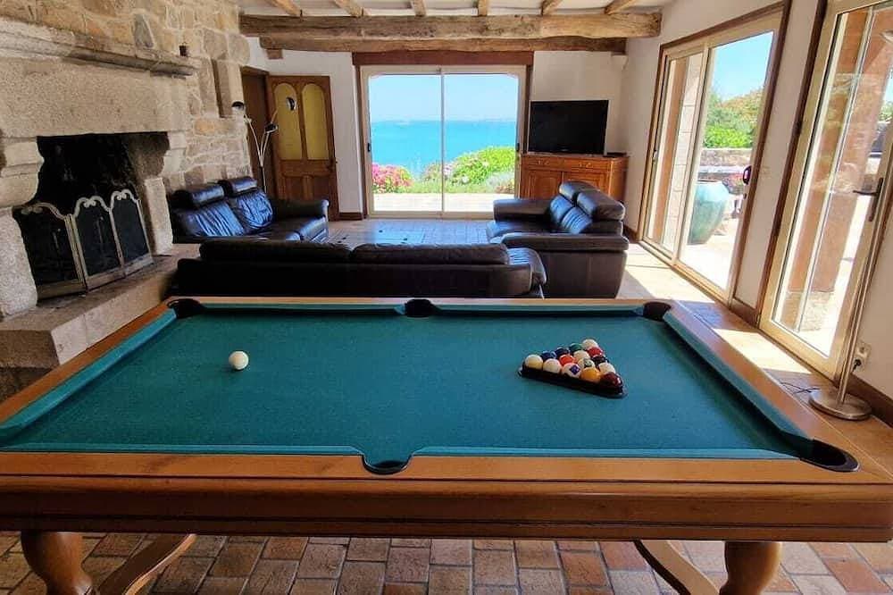 Foto 9 von 30: Villa mit Strandblick am Ende des Gartens, überdachter Pool, ganzjährig beheizt