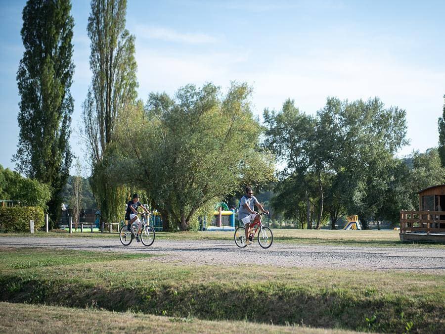 Foto 2 von 11: Camping Du Lac Terre d'Auge - Safarizelt 2 personen - Biwakzelt (nur für Radfahrer)