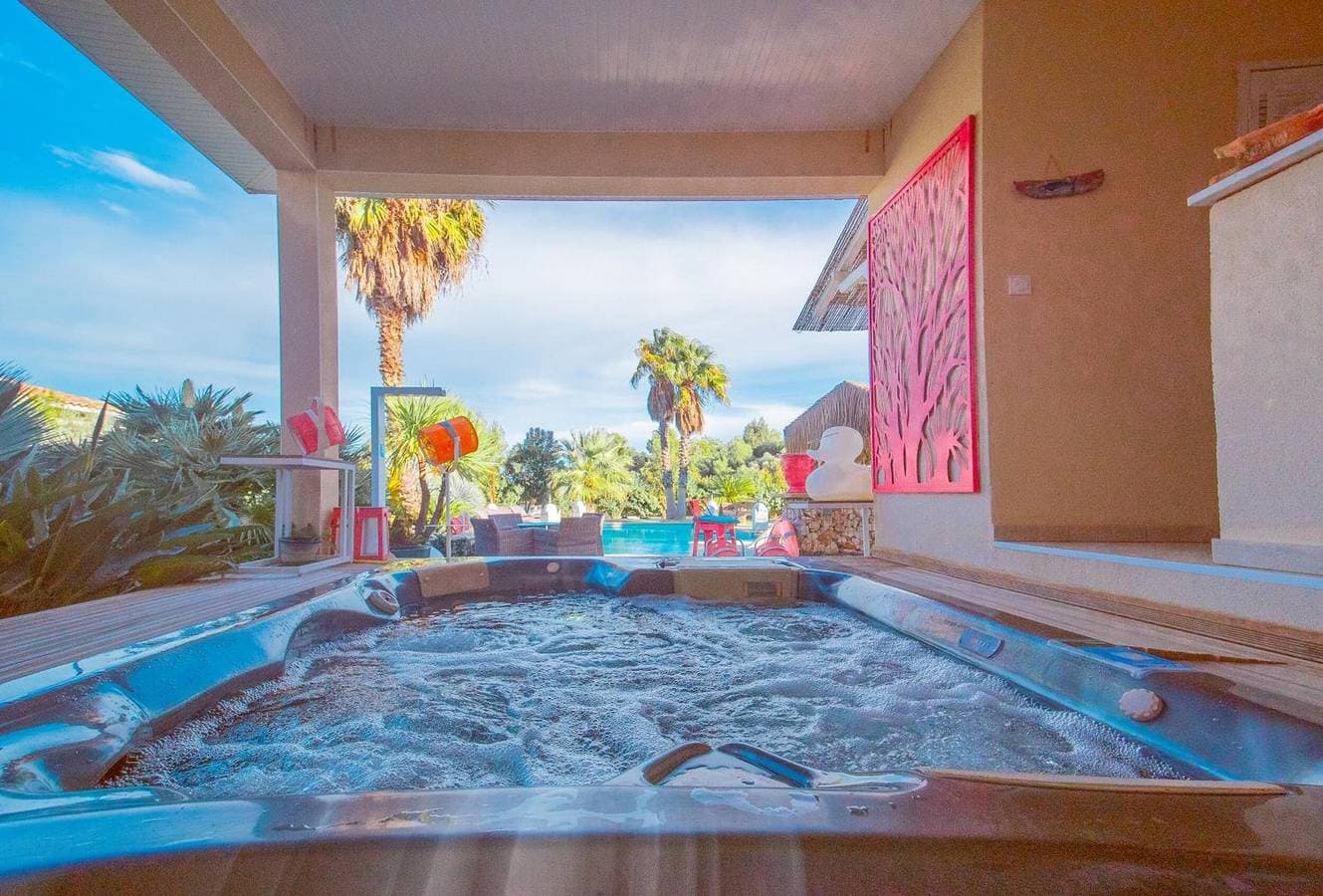Foto 5 von 46: Airstream Wohnwagen mit Poolzugang und WLAN