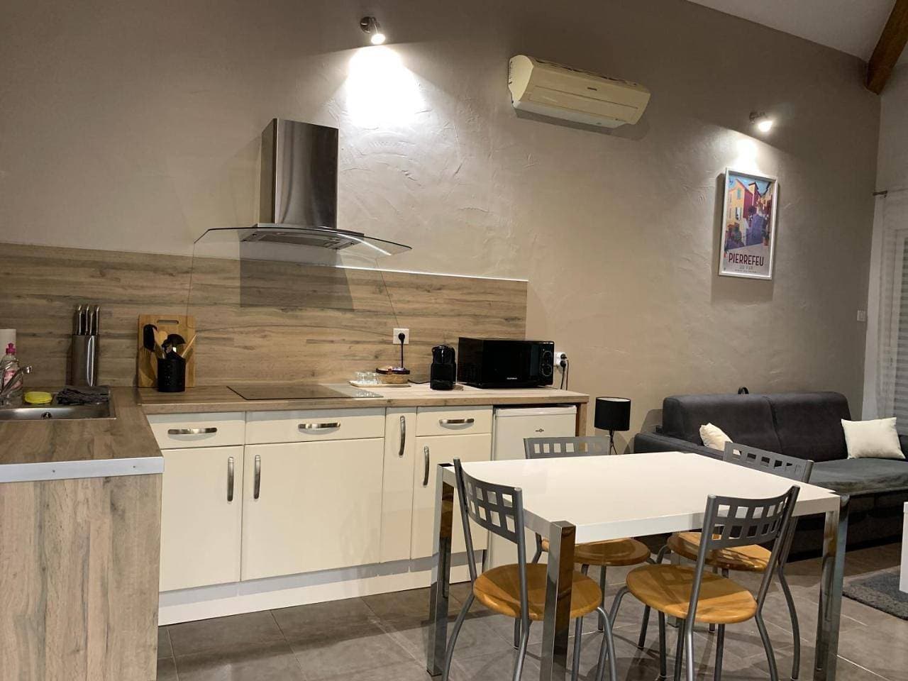 Foto 7 von 23: Studio Apartment with One Double Bed