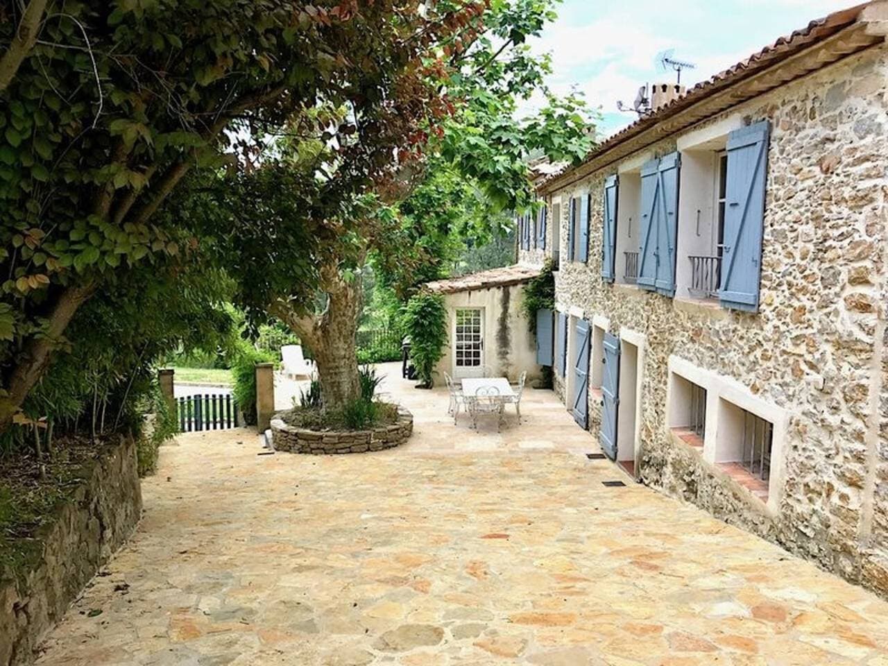Foto 10 von 28: Steinhaus, 2-4 Personen, in der Provence Mas 16 Jh, Pool, Garten, Parkplatz