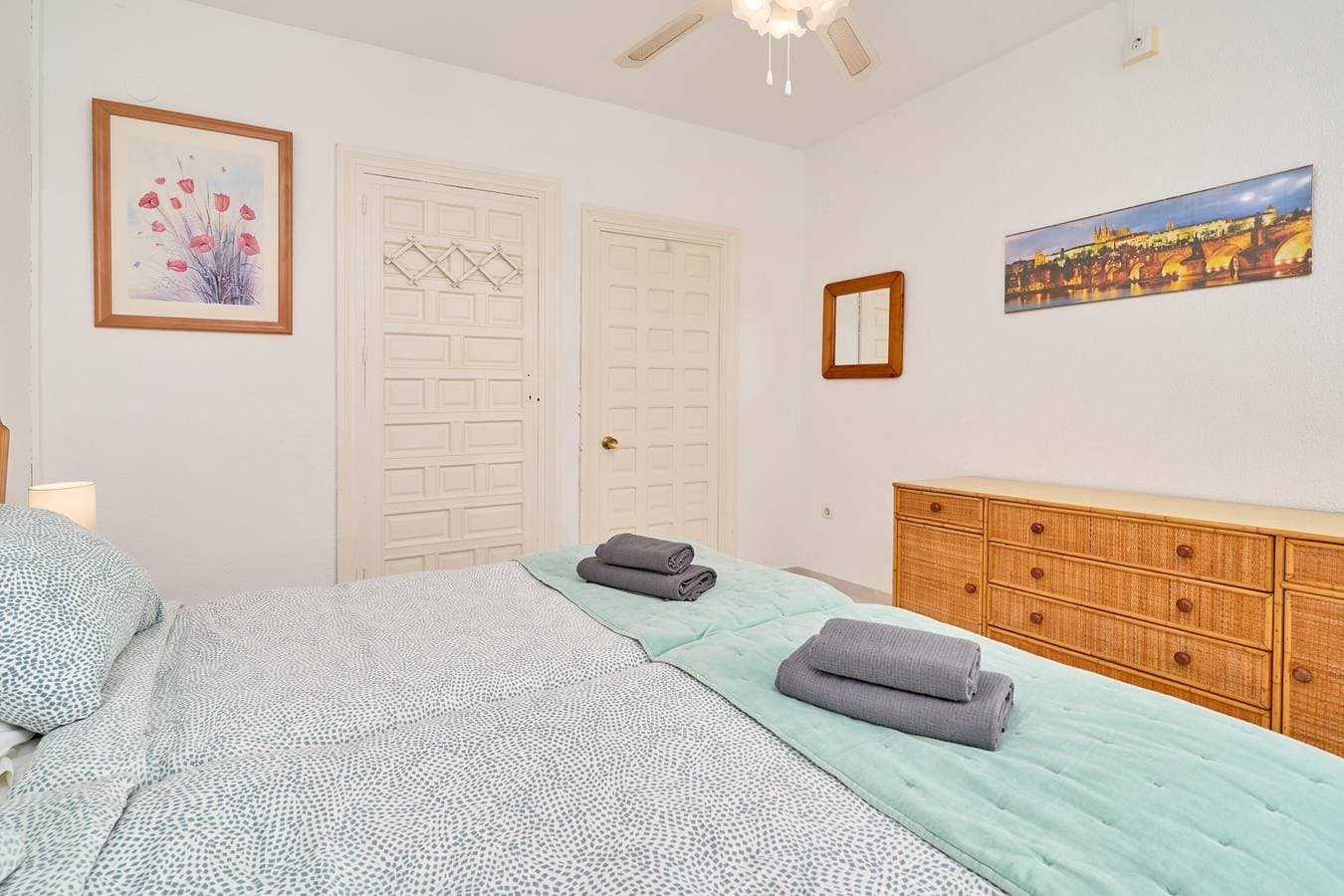 Foto 13 von 30: Große 1-Bett Ferienwohnung mit gemeinschaftlich genutztem Pool, Garten, Klimaanlage und WLAN