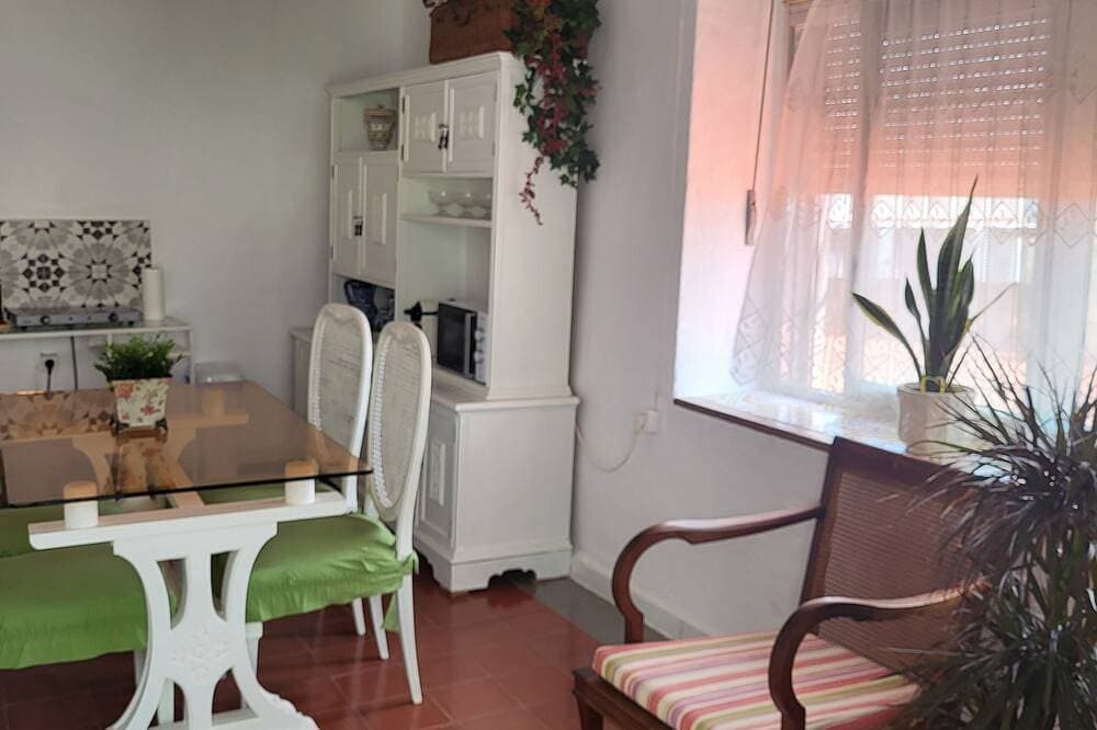 Foto 9 von 24: Charming apartment, in town, between sea and mountains. With spa area.