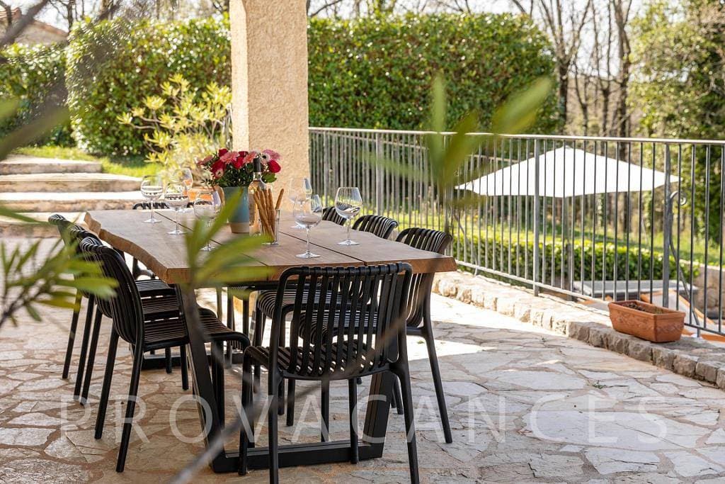 Foto 6 von 49: Ferienhaus mit großem Pool und schöner Aussicht auf Mons