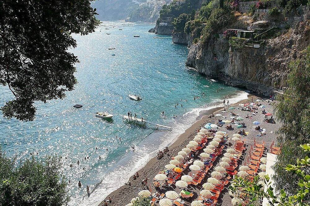 Foto 6 von 30: Villa Cleopatra: An elegant and welcoming two-story villa built sheer above the sea, with Free Wi-Fi.