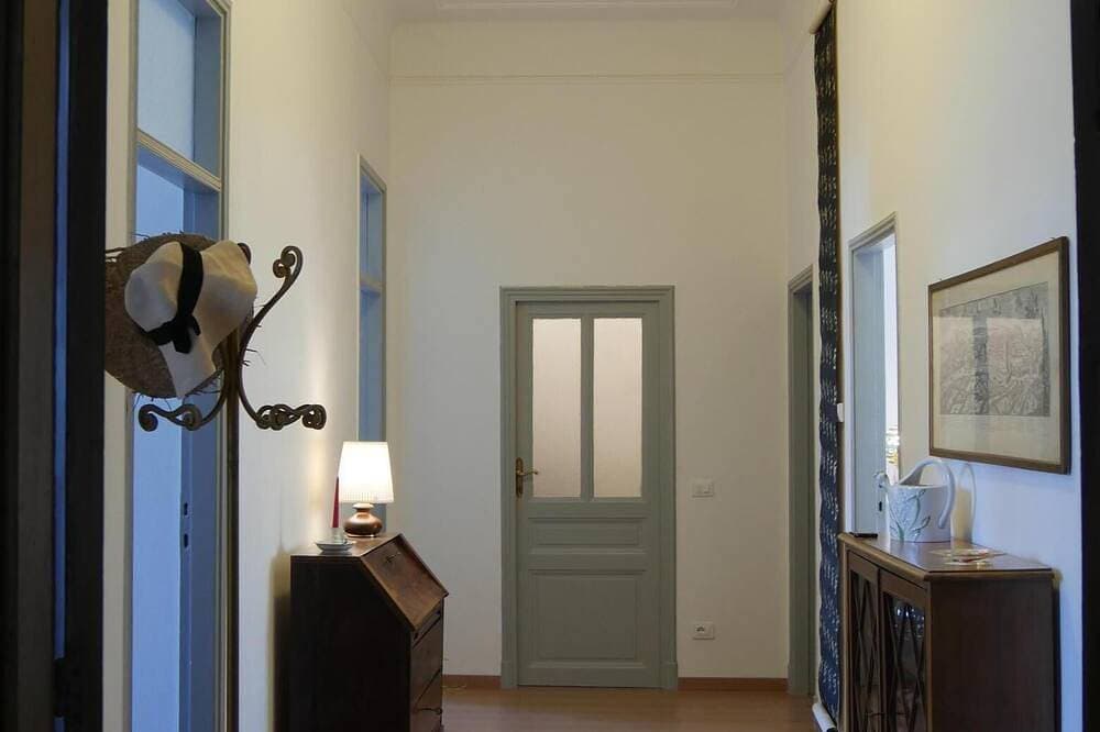 Foto 13 von 22: Wunderschönes Apartment am Meer in einem historischen Gebäude in Oneglia, Riviera dei Fior