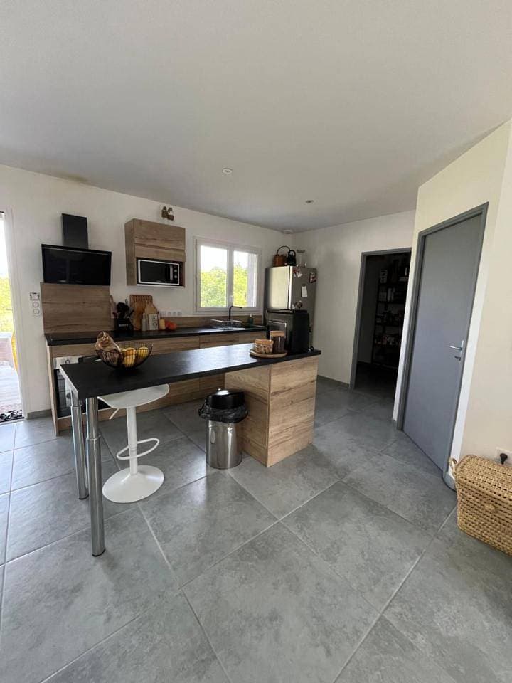 Foto 7 von 22: Three-Bedroom House
