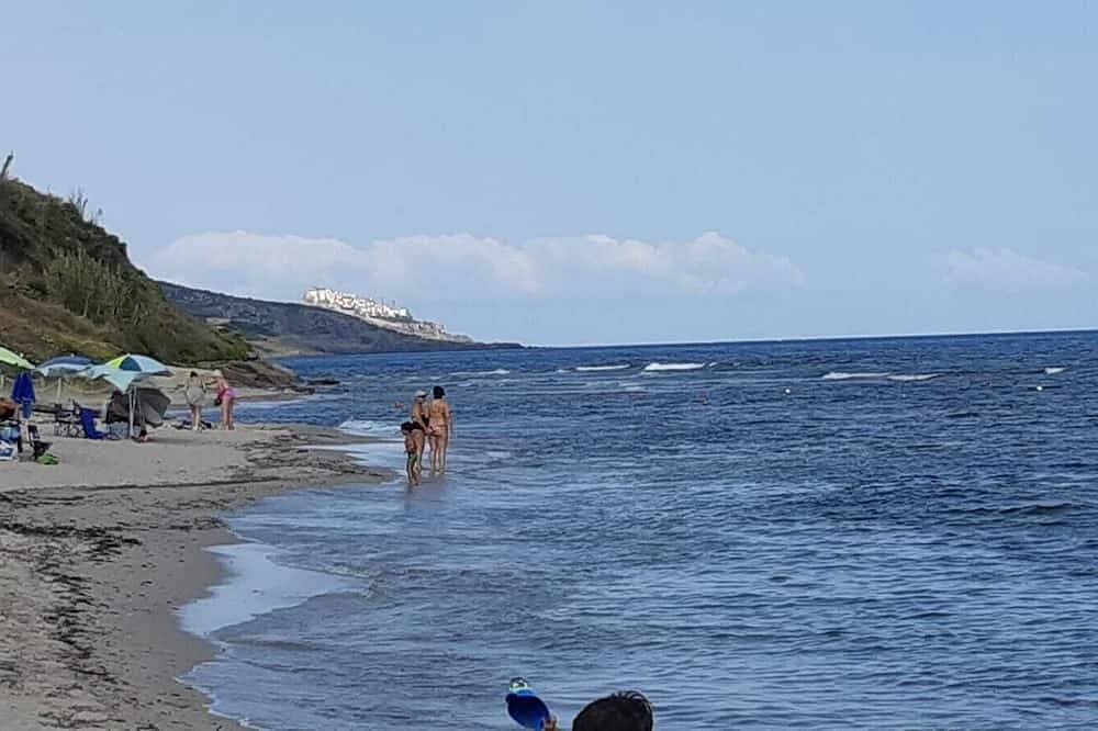 Villa Maria Three-room apartment with large garden near the sea 1