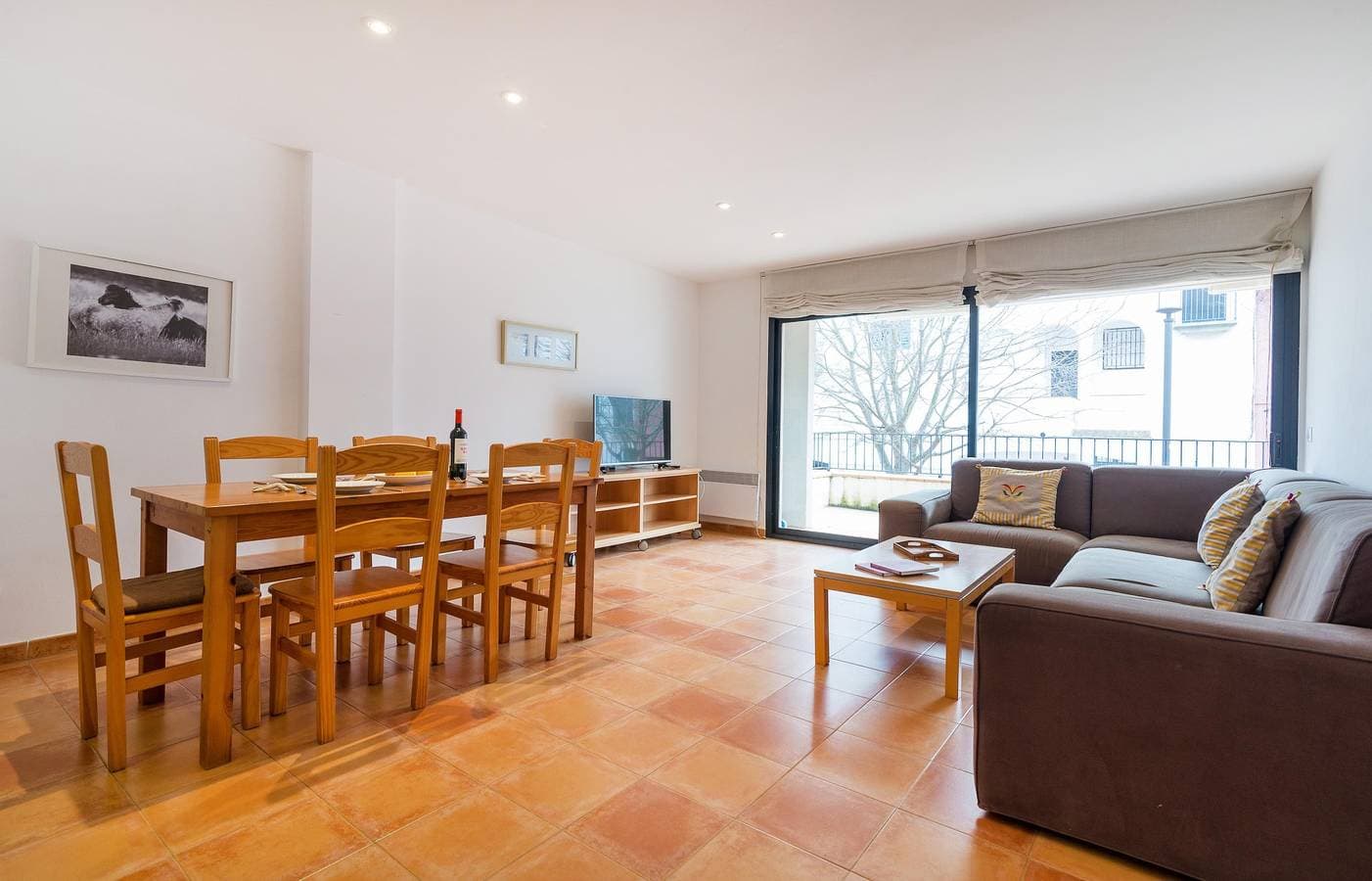 Foto 6 von 31: Canadell Bloc A Baixos 3ª - apartment on second line in Calella de Palafrugell-Costa Brava