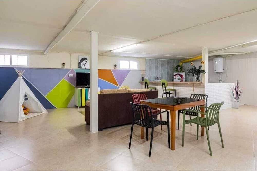 Foto 7 von 13: Fantástica Vivienda Turística Totalmente Renovada y Rodeada de Viñas Manchegas