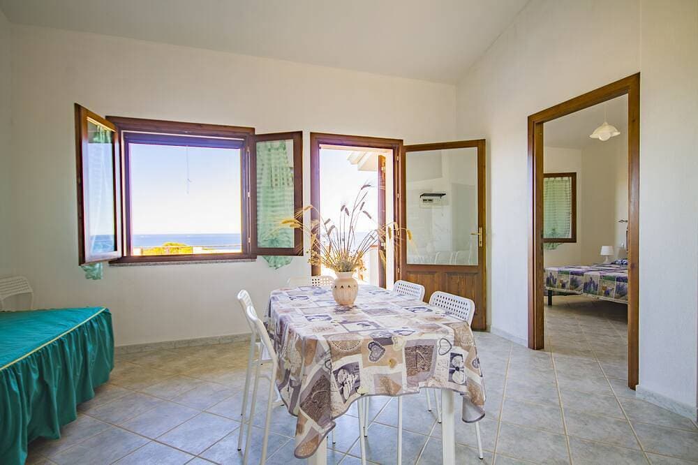 Foto 10 von 23: Sea view in Costa Verde - 2 rooms - garden - BBQ - WIFI