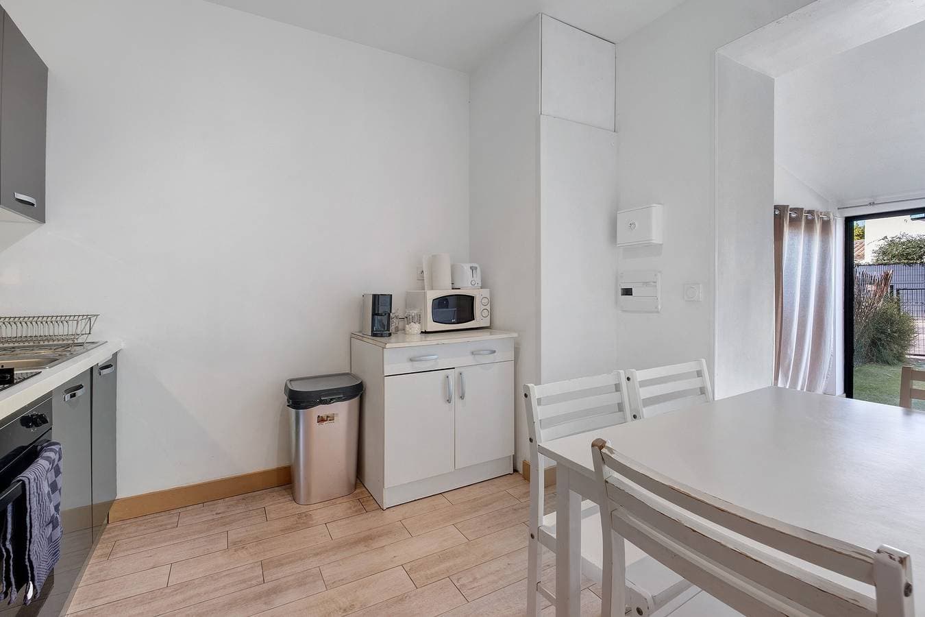 Foto 7 von 26: Apartment „Les Orangers“ mit privatem Garten, WLAN und Klimaanlage