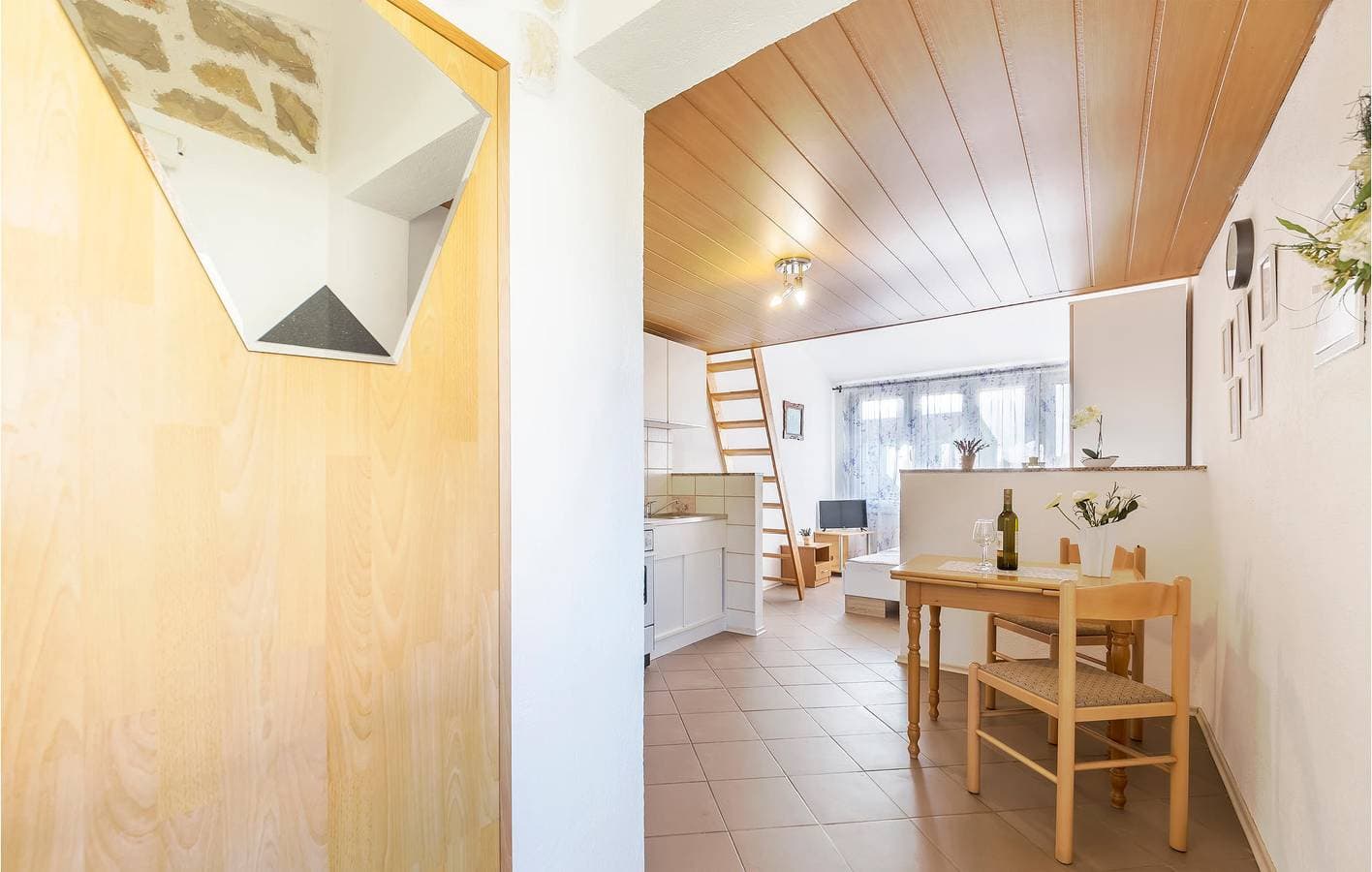 Foto 11 von 23: Gemütliche Ferienwohnung mit Terrasse, WLAN, Klimaanlage und Parkplatz – 2,5 km vom Strand entfernt
