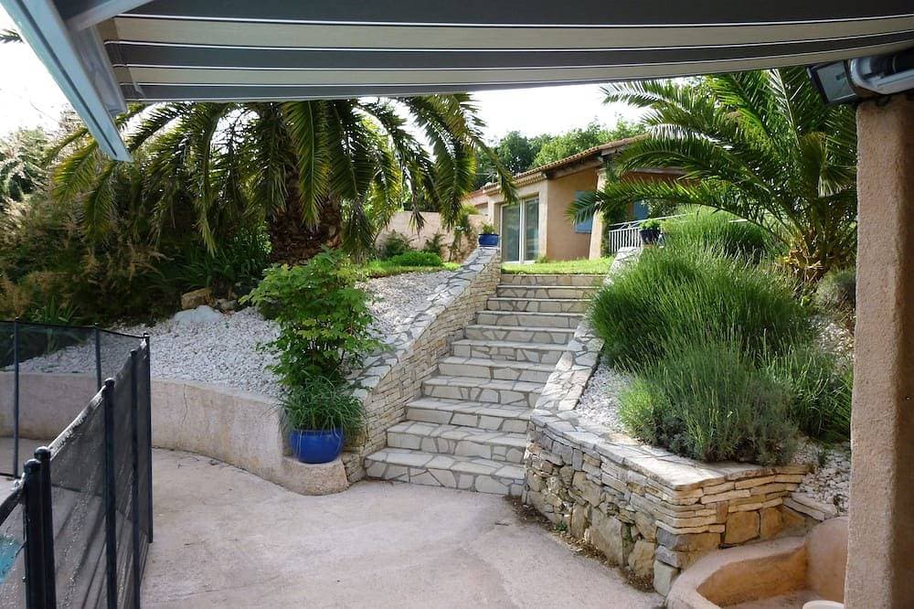 Foto 13 von 27: Provenzalisches Haus, mit Pool und großem Garten, für 8 Personen, 4 Schlafzimmer