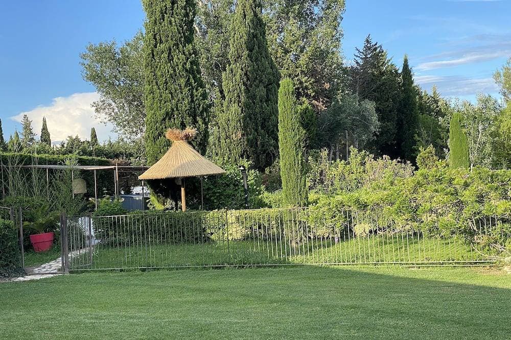 Foto 13 von 30: Schönes Haus, geschlossener Pool in der Nähe von Alpilles, Climatisee, auf dem Land