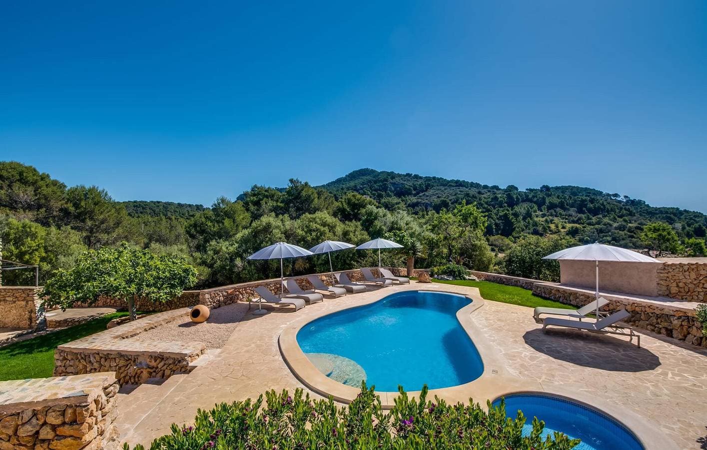 Foto 9 von 43: Meerblick-Wohnung mit Pool, Terrasse & AC | Es Carritxó 800m