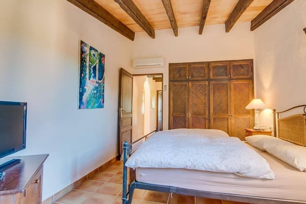 Foto 4 von 15: Finca Ferragut - Wunderschöne mallorquinische Finca mit Pool (Haupthaus)
