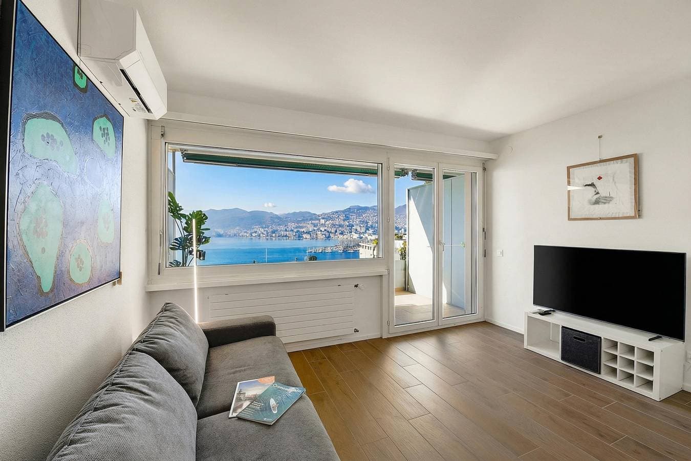 Foto 3 von 23: View and Art | Panoramic Lake View Studio, Lugano