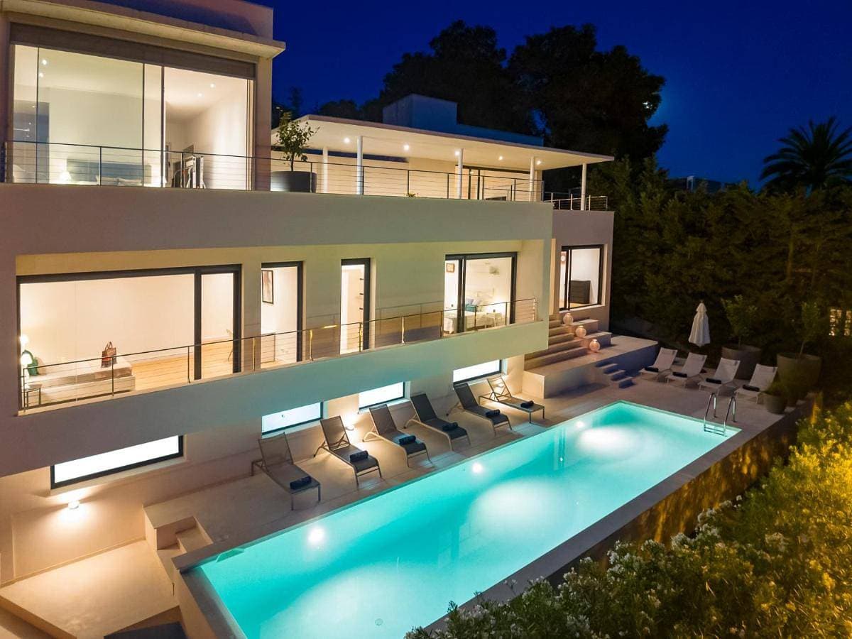 Foto 2 von 5: Villa