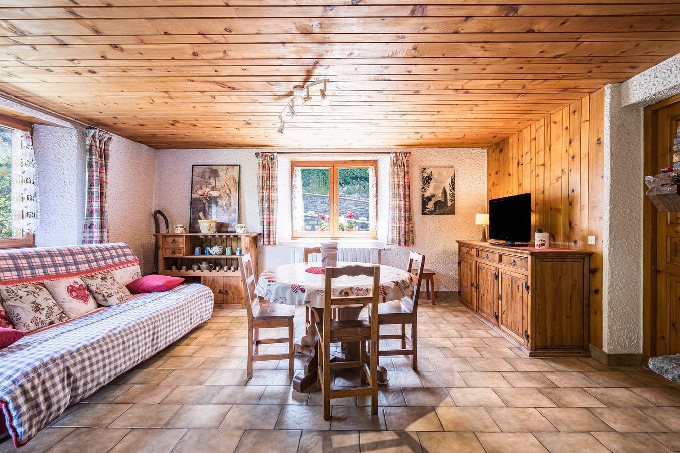 Foto 5 von 25: Ferienwohnung „Montagnard Savoyard“ mit Bergblick, privater Terrasse und WLAN