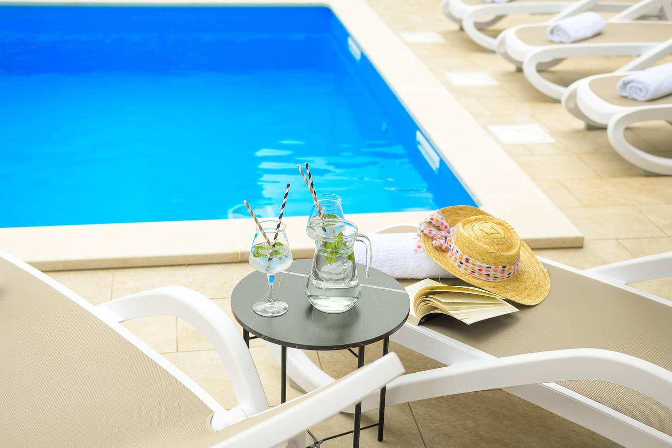 Foto 2 von 37: Charmante Villa mit Pool und Terrasse, nur wenige Schritte von Restaurants und dem Stadtzentrum entfernt