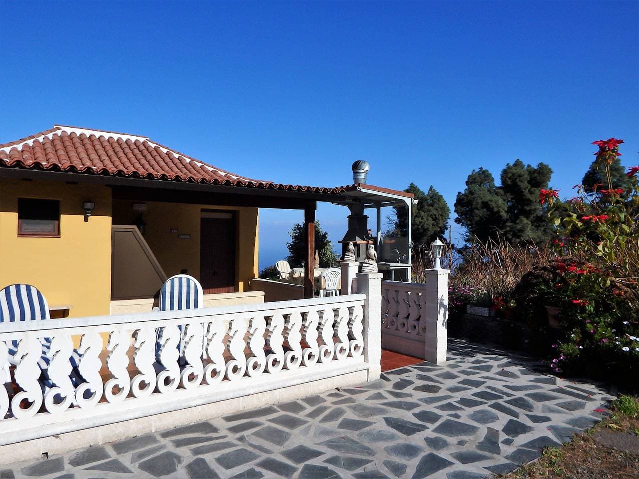 Bungalow in Finca mit Weinanbau & Traumaussicht,fibre WLAN gratis 1
