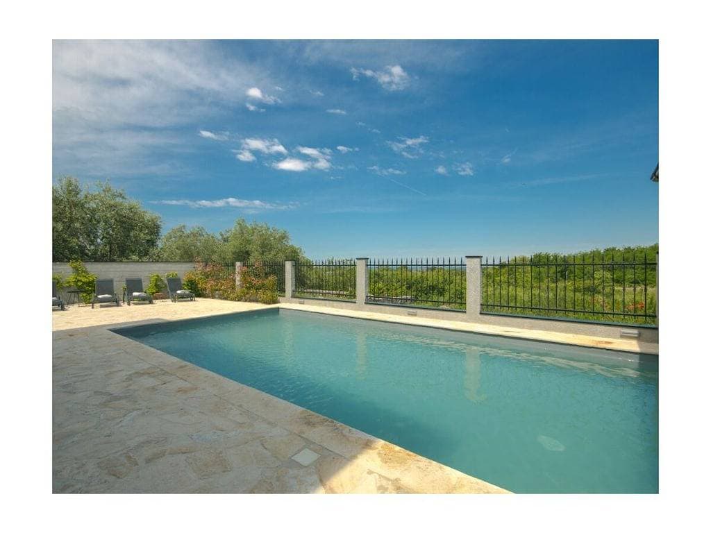 Villa in Rošini mit Schwimmbecken 1