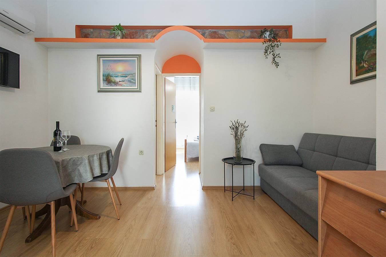 Foto 11 von 23: Ferienwohnung für 4 Personen mit Terrasse