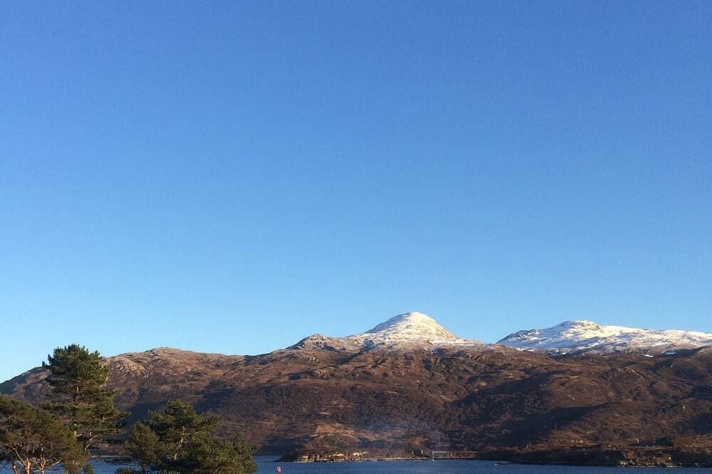 Foto 8 von 12: Erstaunliche Aussichten!! Kyle. 1 Meile zur Isle of Skye!  En-Suite, ruhige Gegend. Sat-TV.