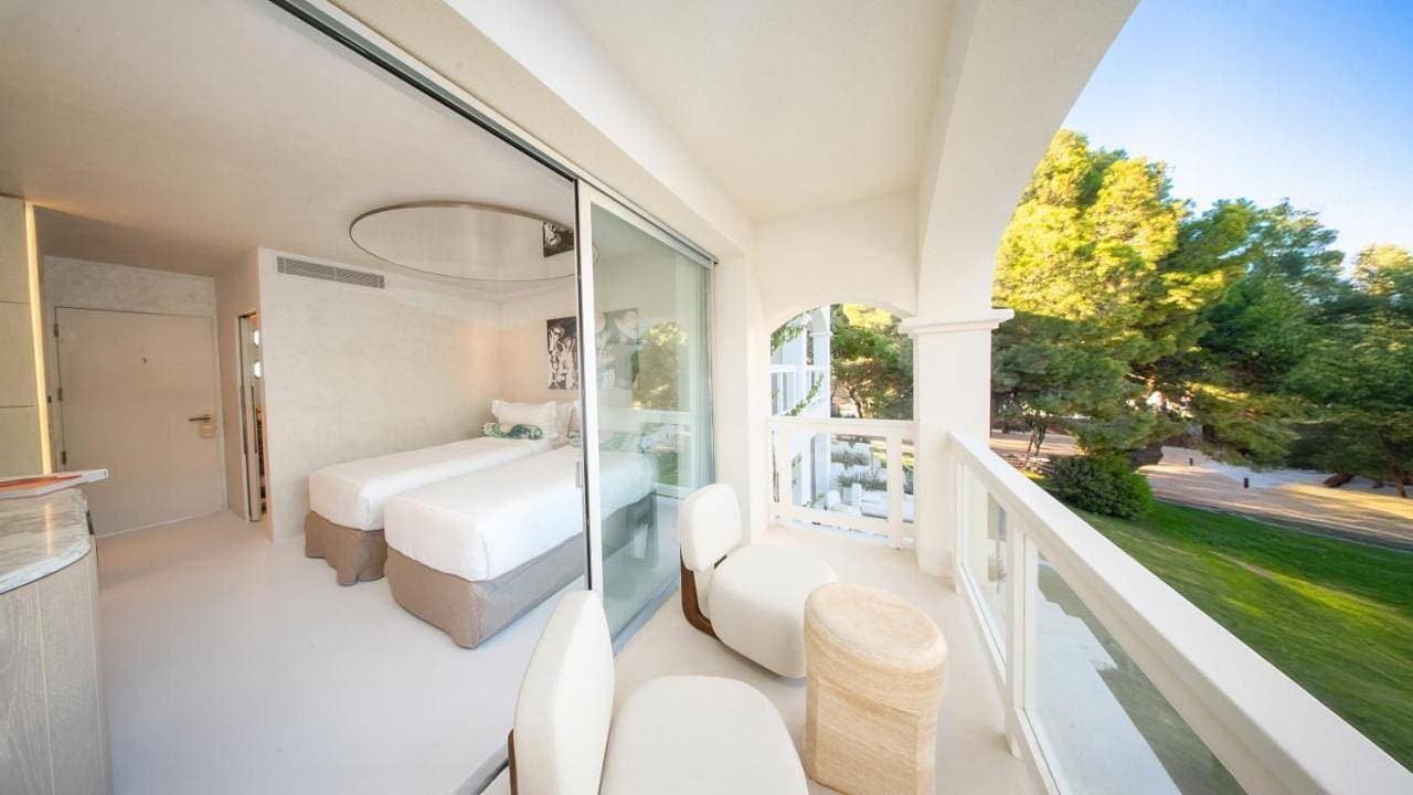 Foto 7 von 9: Superior Room with 2 Single Beds- Entrance to Pacha Club Included