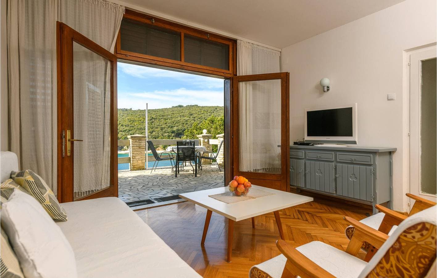 Foto 9 von 29: Gemütlich, 2 km vom Strand entfernt: 1-Zimmer-Wohnung mit WLAN, Klimaanlage und Terrasse