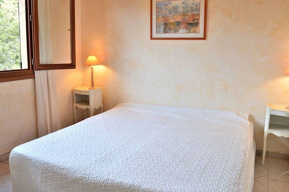Foto 2 von 12: Appartement Komfortabel in Strandnähe für 6 Personen, La Croix-Valmer, Parkplatz & Balkon